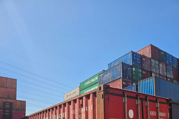 標準化された海上コンテナソリューションです